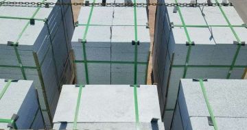 秦皇岛 芝麻白花岗岩5公分地铺石 花岗岩厂家工厂装车日常