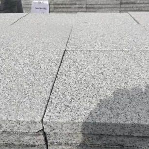 秦皇岛 白麻花岗岩石材推荐 荔枝面地铺石