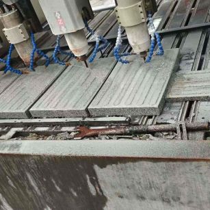 秦皇岛 芝麻白花岗岩荔枝面盲道雕刻