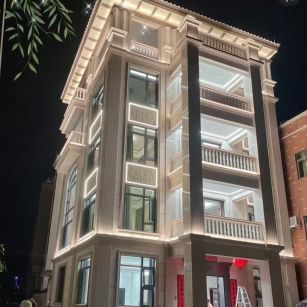 秦皇岛 芝麻白花岗岩别墅外墙夜间效果