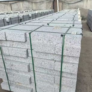 秦皇岛 白麻花岗岩路沿石，弧形路沿石，道牙石，马路牙子，界石，路缘石，平沿石，直岩石，平缘石等