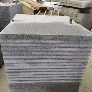 秦皇岛 芝麻白5公分火烧地铺成品，900*400，规格可定制