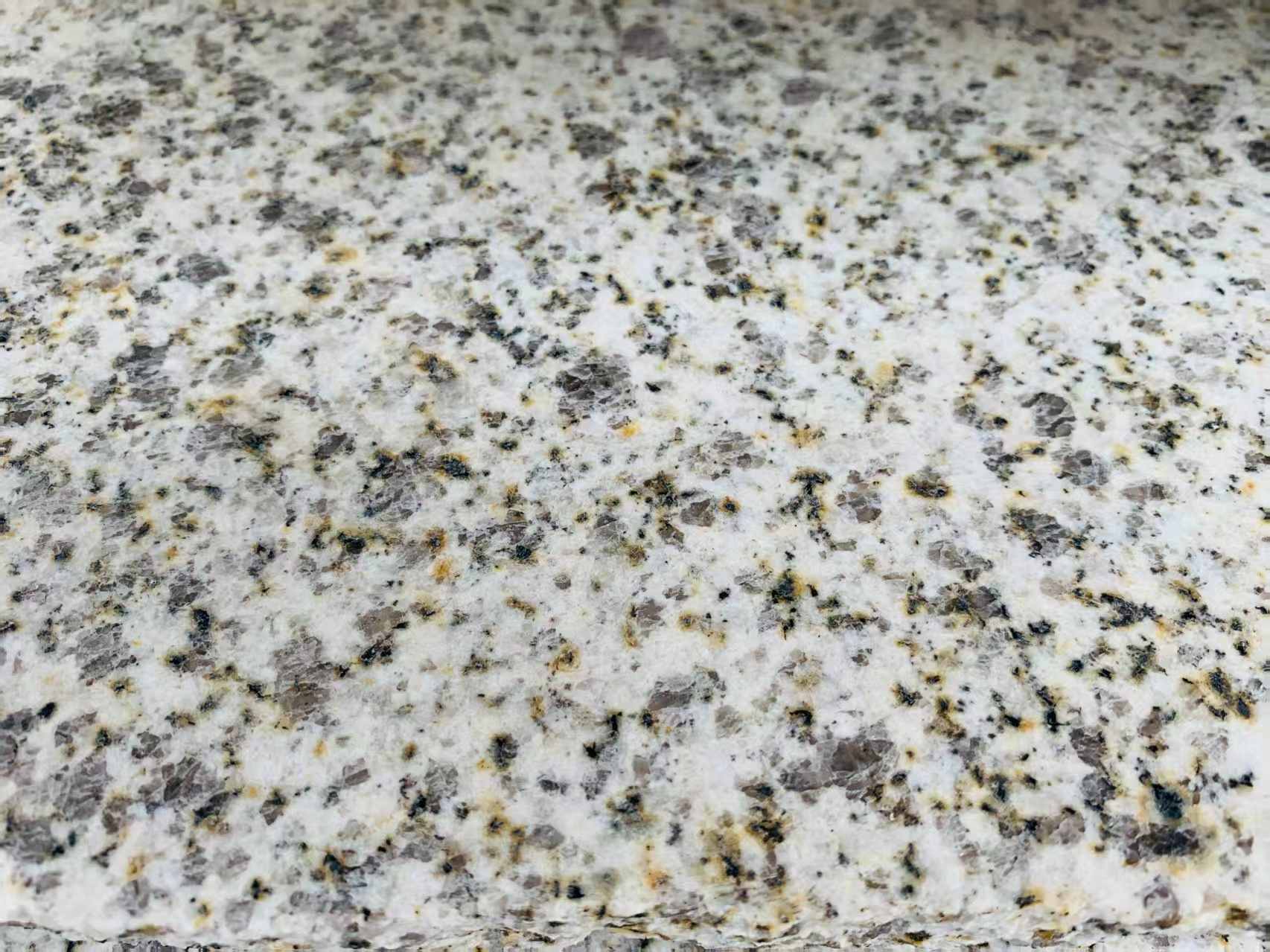 秦皇岛 黄金麻花岗岩石材浅黄光面