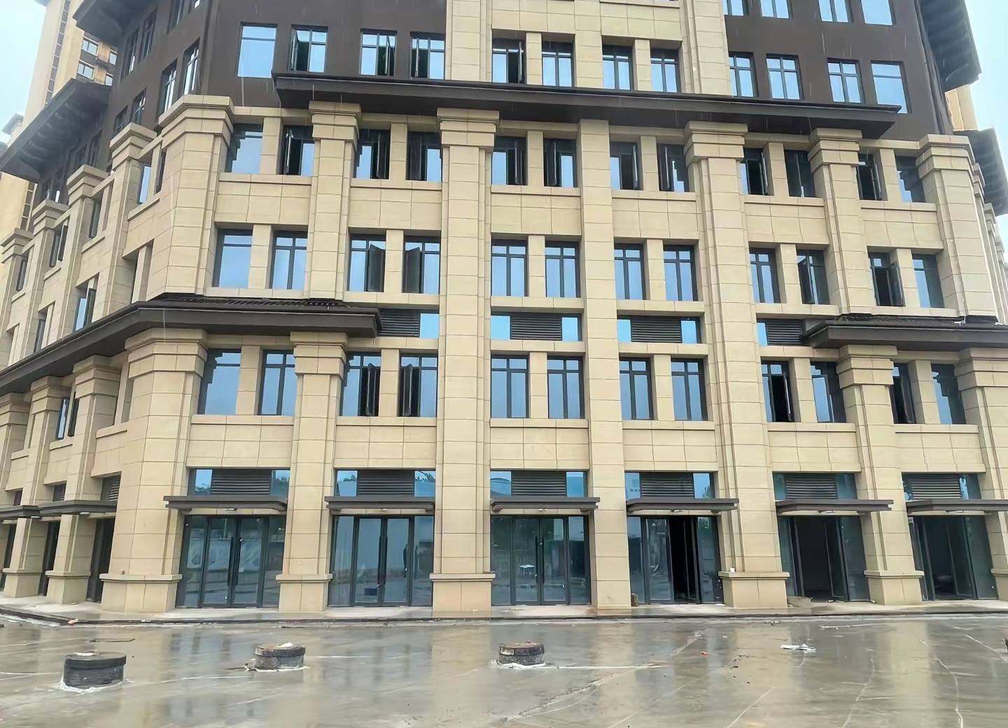 秦皇岛 黄金麻花岗岩荔枝面小区外墙干挂