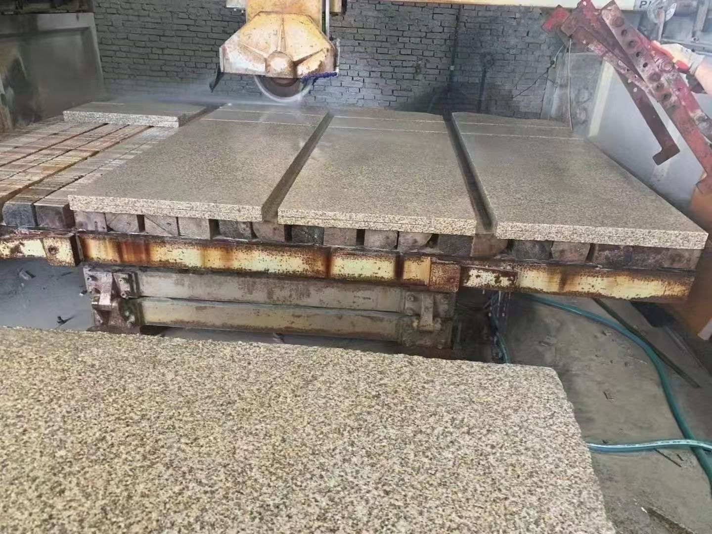 秦皇岛 黄金麻荔枝面成品板加工