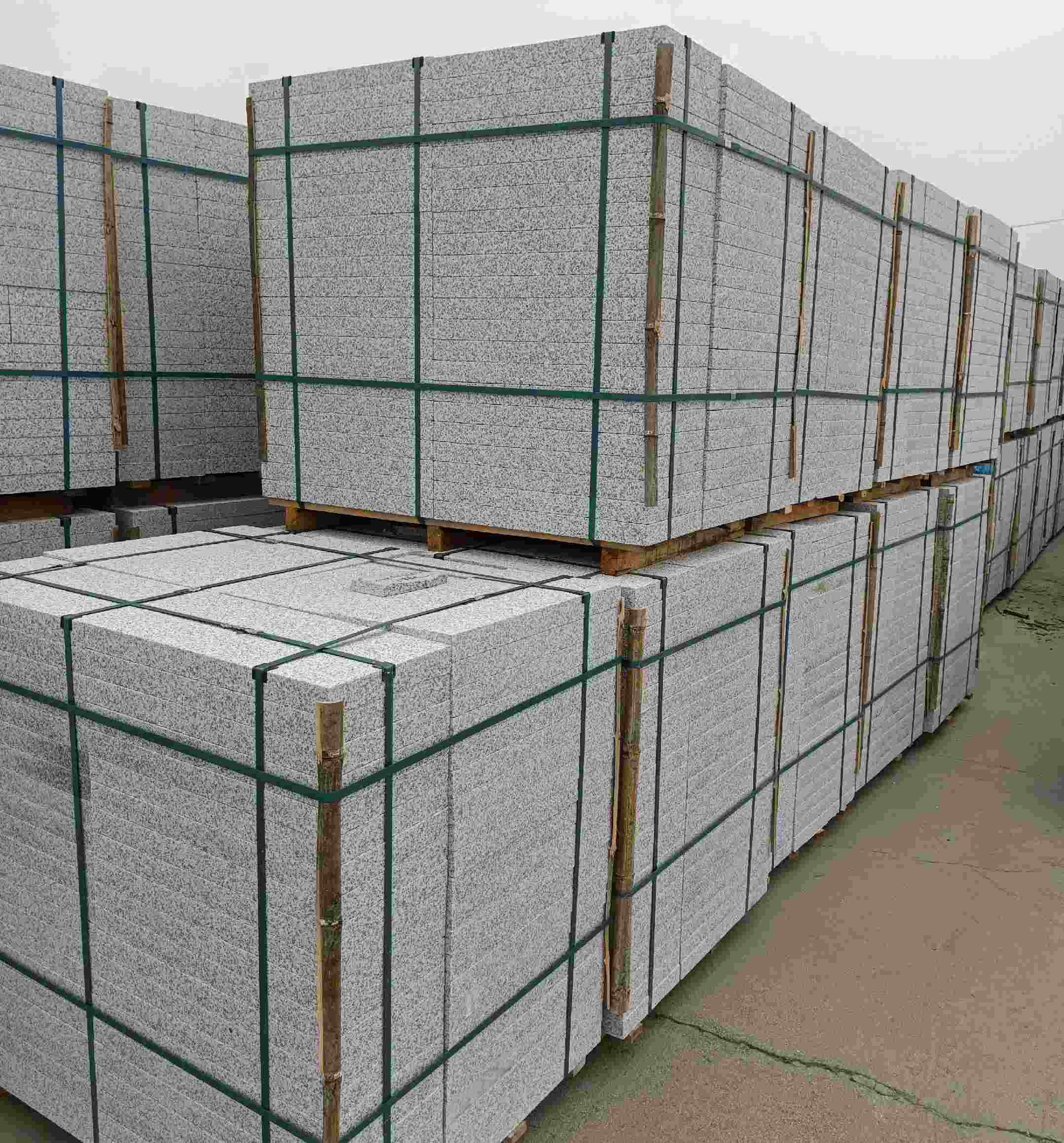 秦皇岛 白麻花岗岩石材荔枝面地铺石（300*600*50）