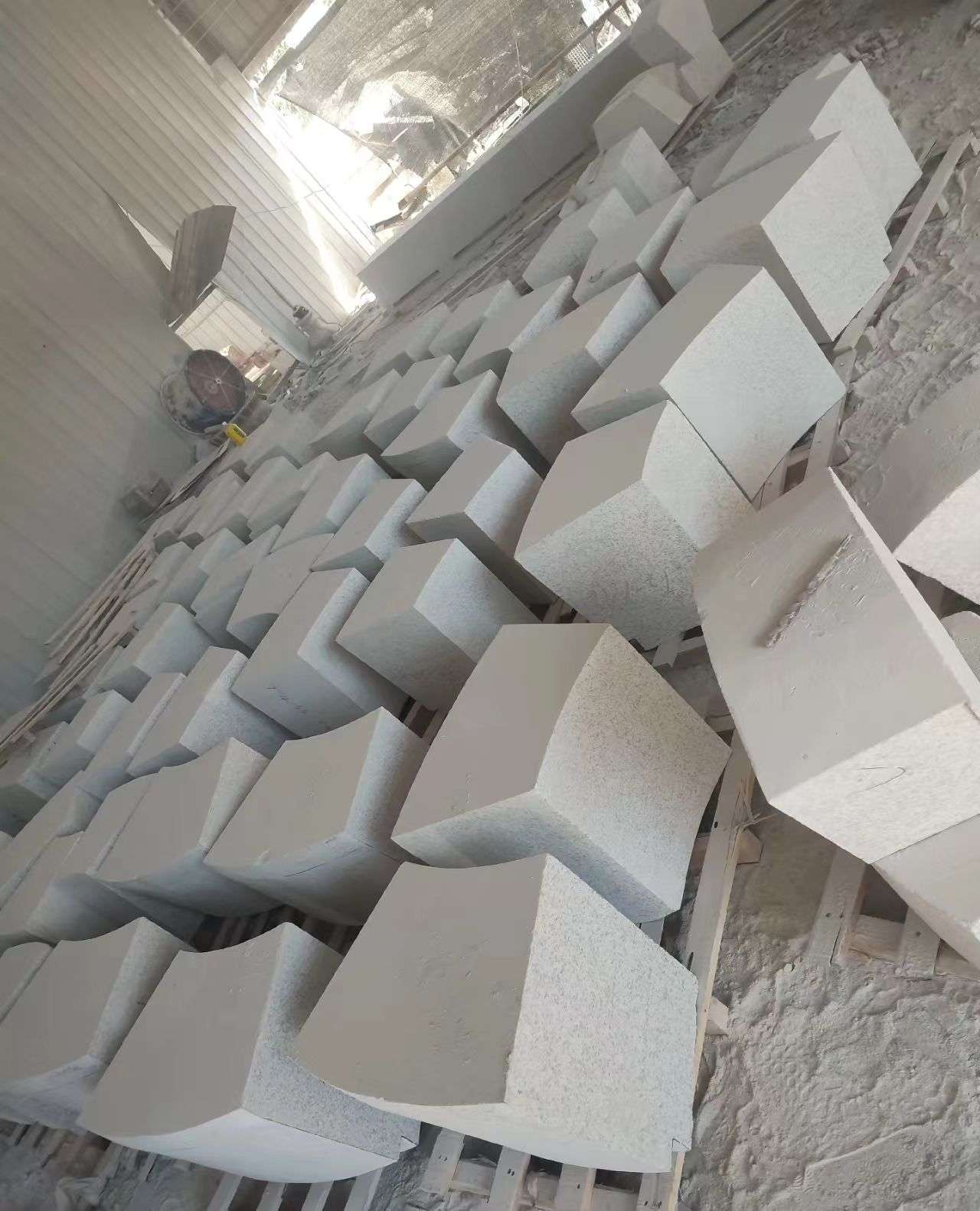 秦皇岛 白麻花岗岩异形坐凳