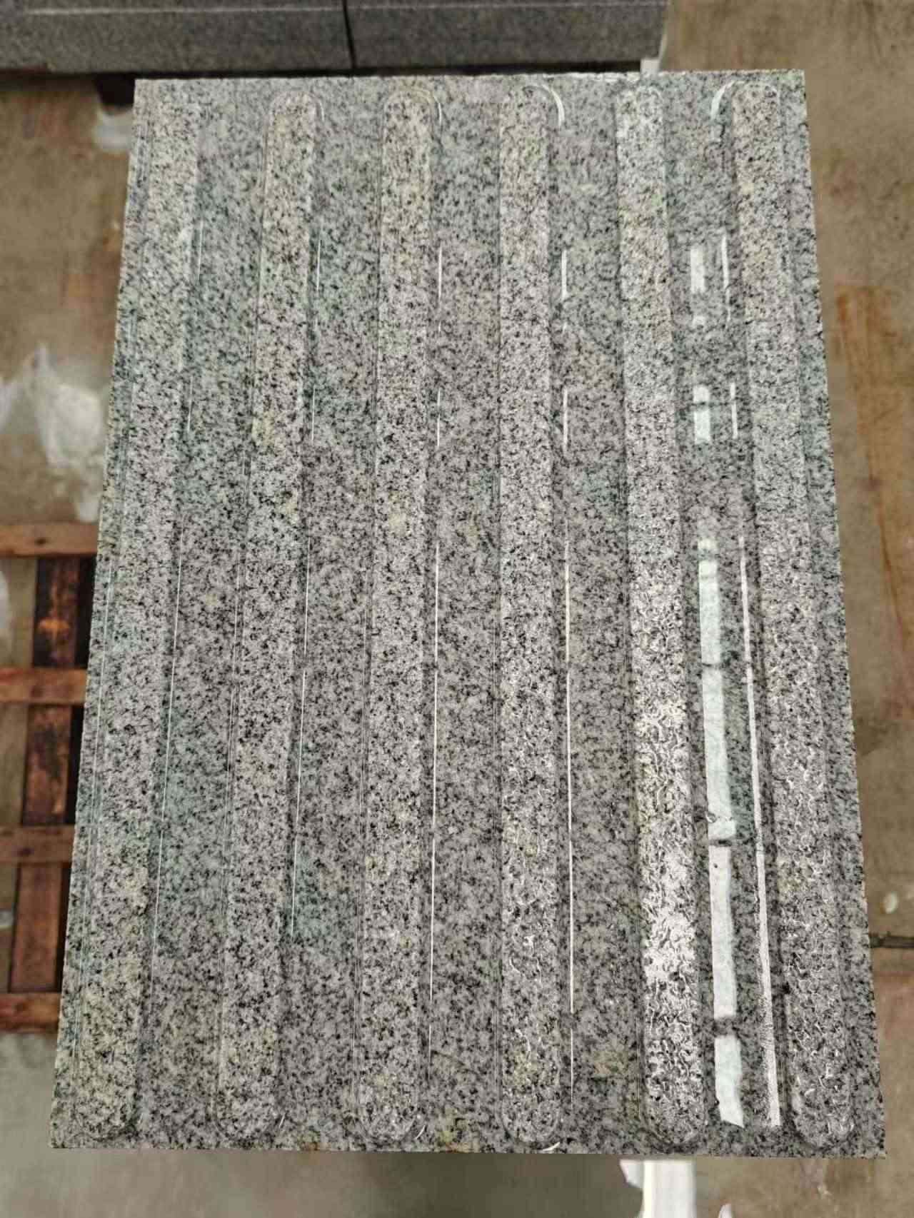 秦皇岛 芝麻白花岗岩荔枝面雕刻盲道，盲条