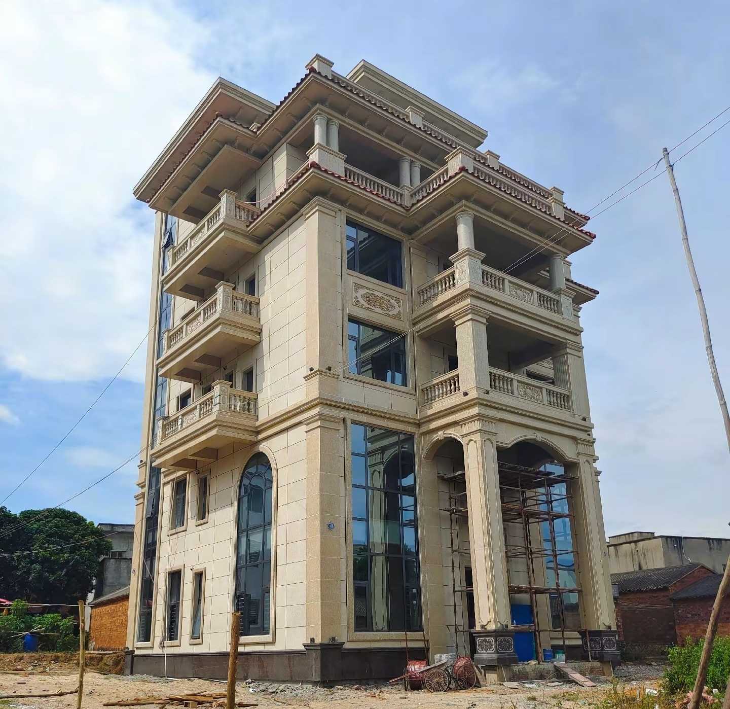 秦皇岛 黄金麻花岗岩石材别墅外墙干挂搭配（雕花栏杆花瓶柱门楼罗马柱）