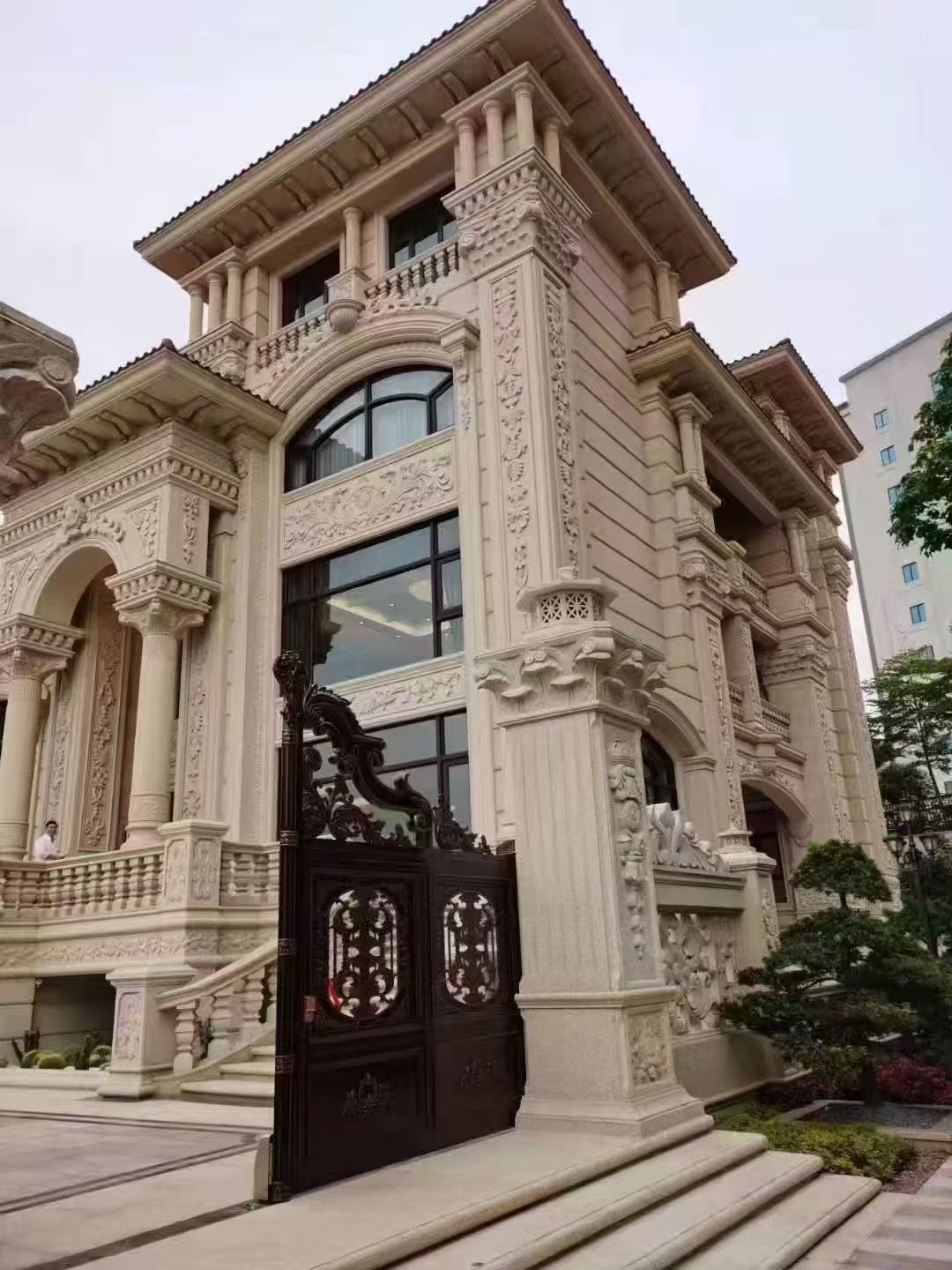 秦皇岛 黄金麻花岗岩别墅外墙干挂效果展示