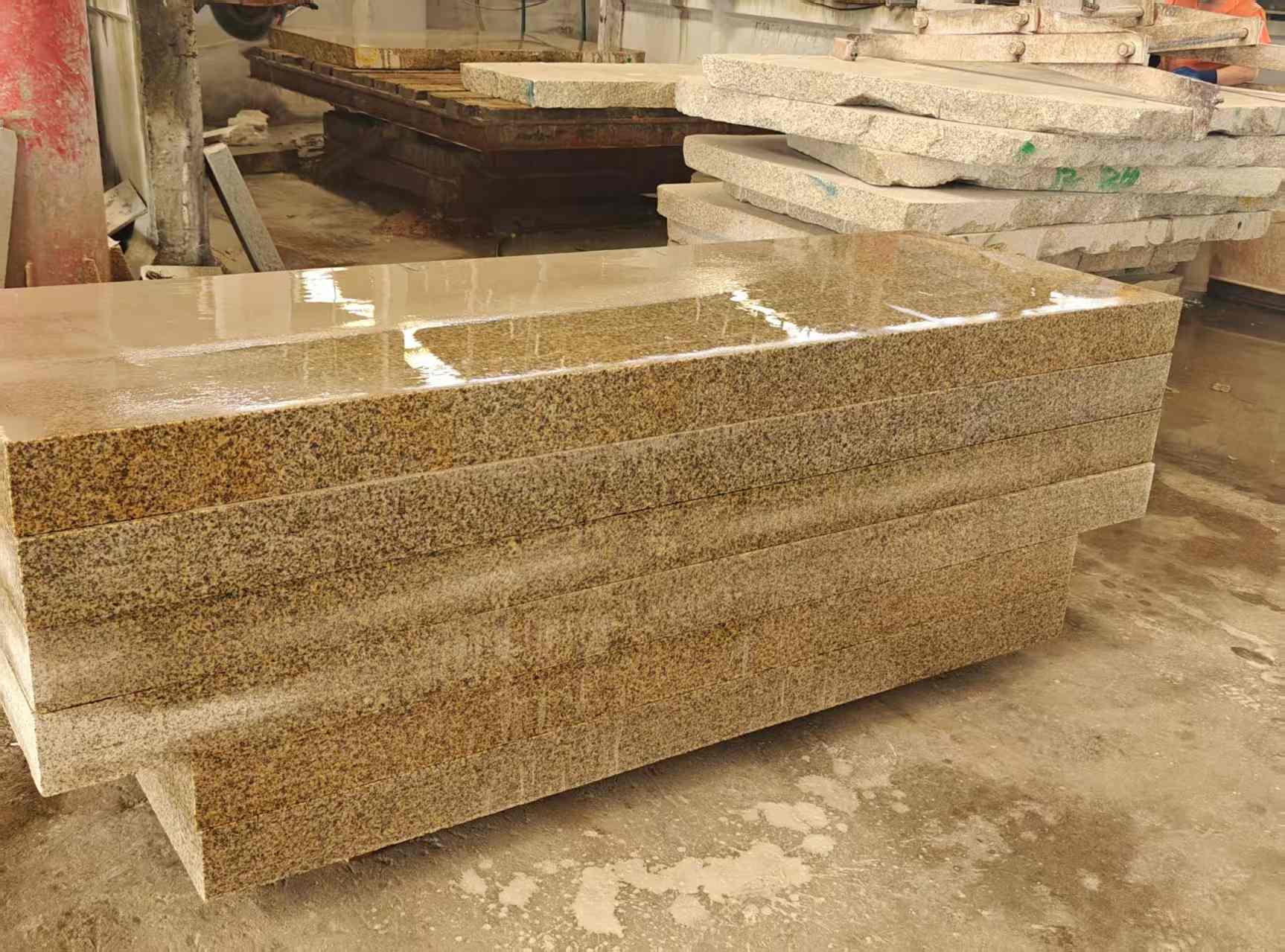 秦皇岛 黄金麻栏杆料半成品加工中