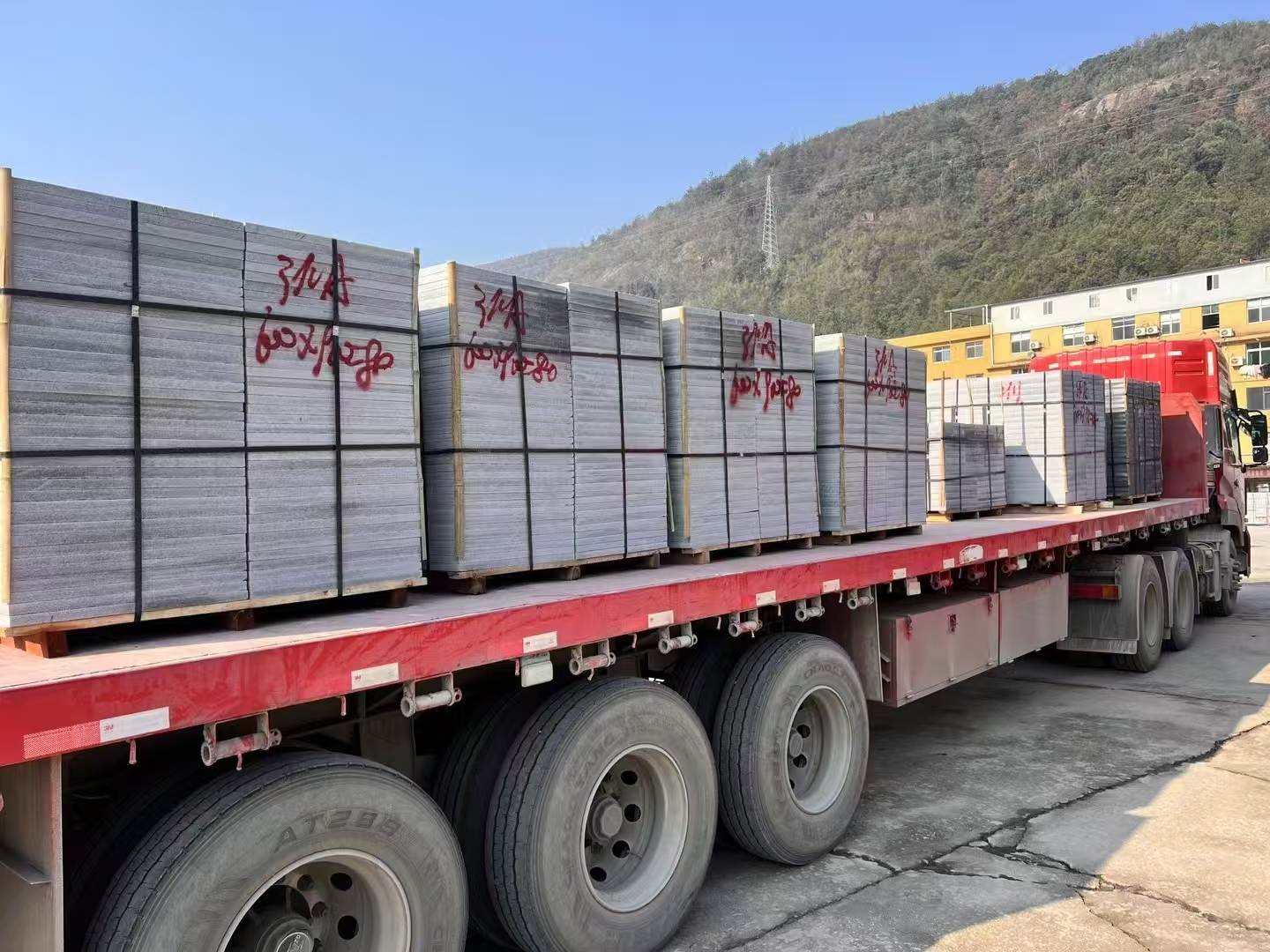 秦皇岛 芝麻灰地铺石出货日常