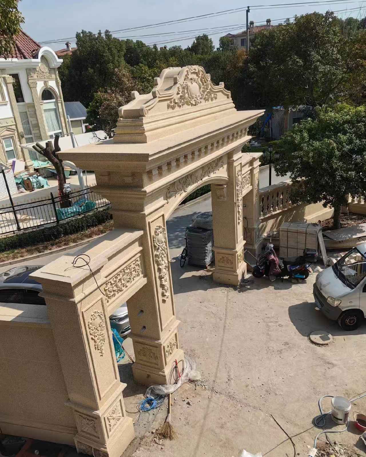 秦皇岛 黄金麻荔枝面花岗岩别墅门楼