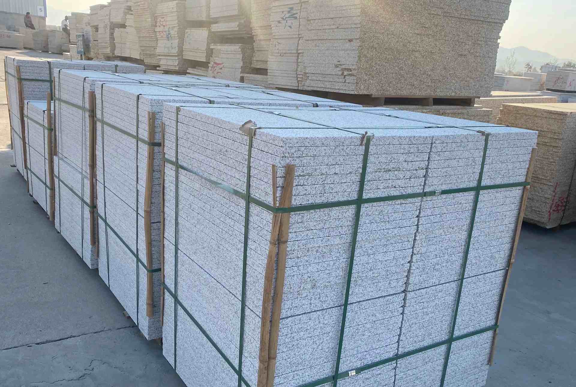 秦皇岛 白麻花岗岩荔枝面地铺石