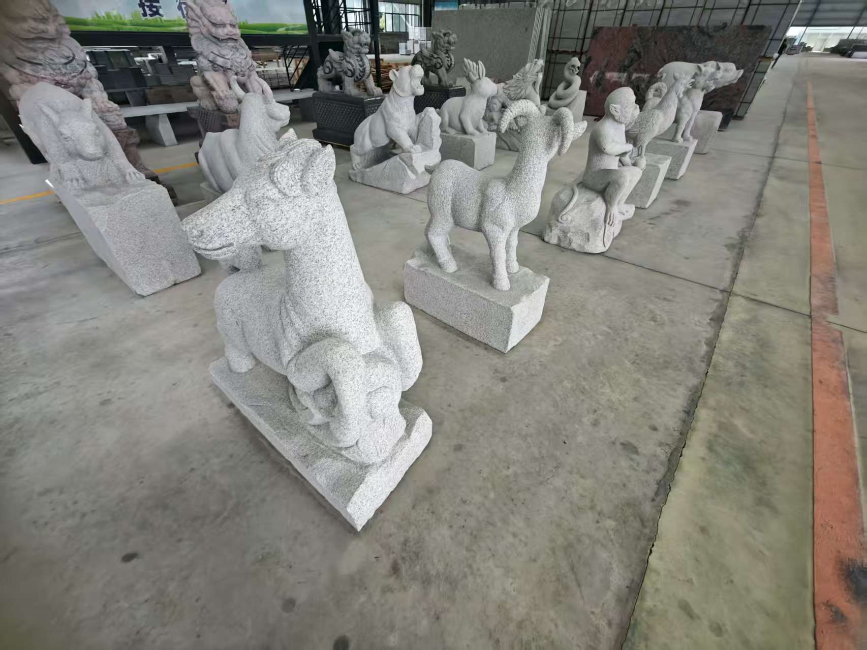 秦皇岛 芝麻白花岗岩造型立体雕刻——十二生肖